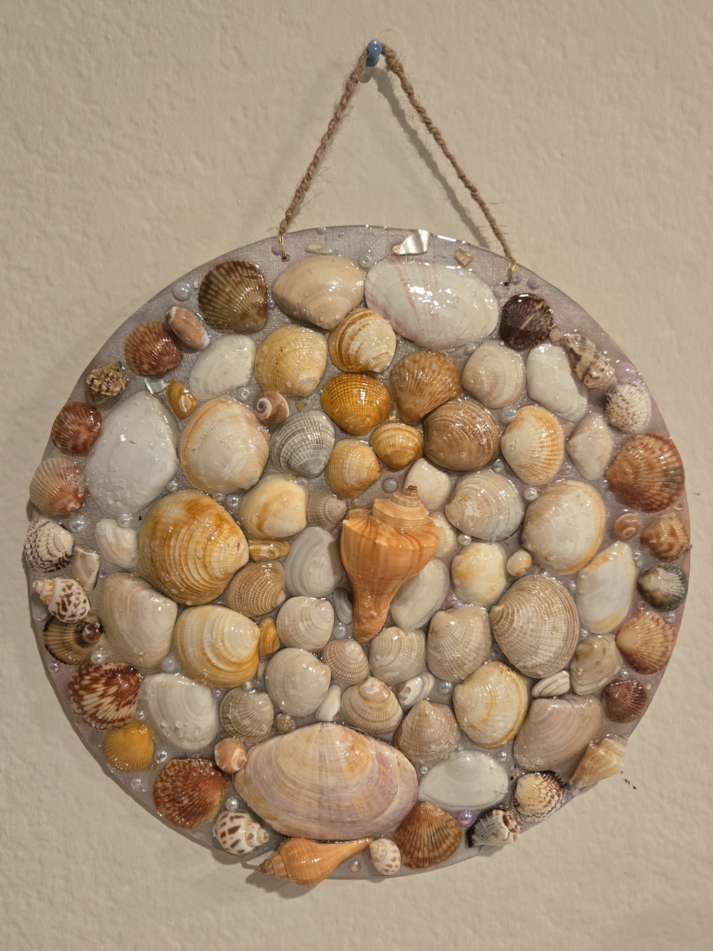 Coastal Seashell Round Wall Art – Natural & Cream Shell Mosaic